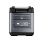OUKITEL P2001E PLUS Portable Power Station 2048Wh — in opstelling bij een woning